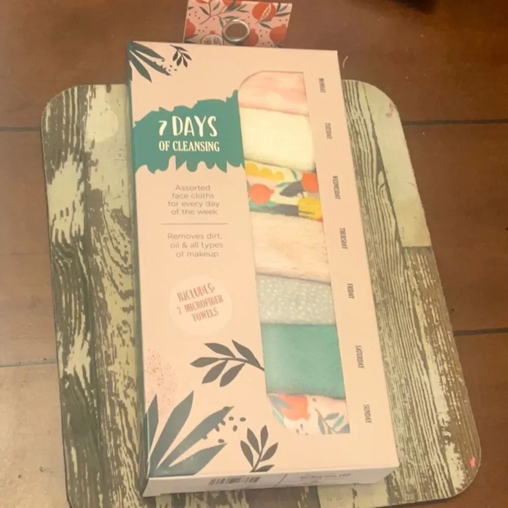 NEW IN BOX! 7 Days of Cleansing Cloths Microfiber Towels #Travel